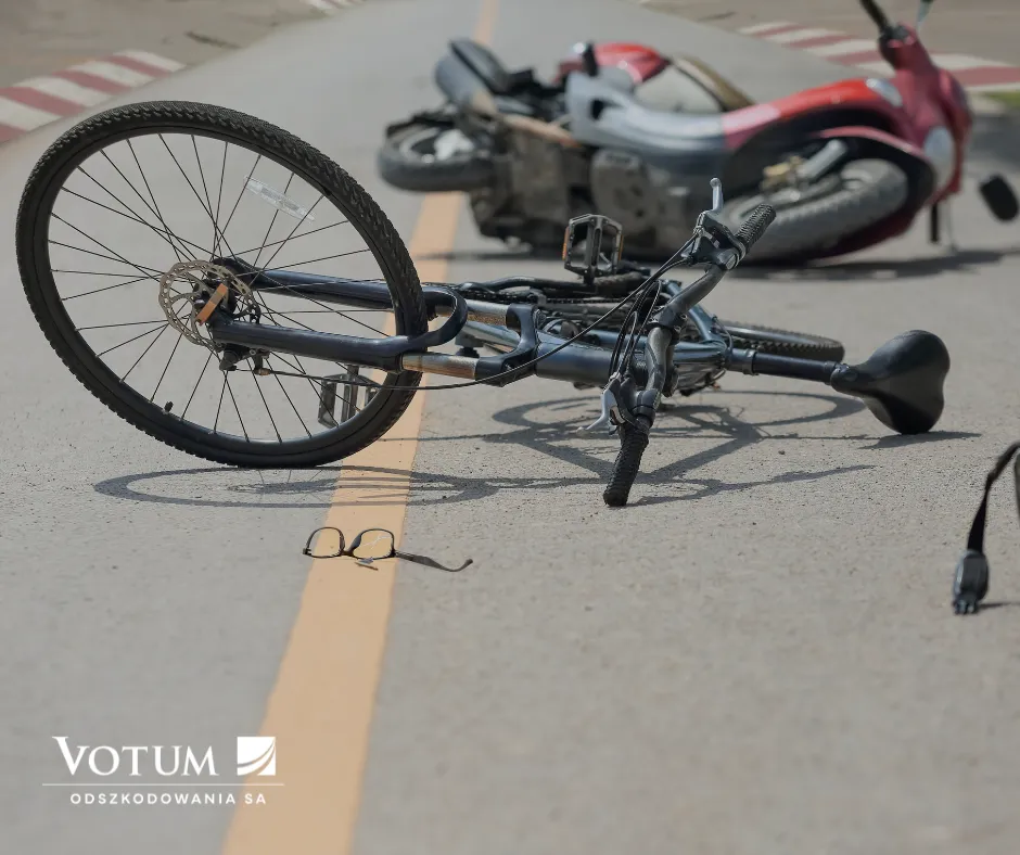 rower rzucony na ziemie po wypadku rowerowym bez kasku. votum odszkodowania po wypadku