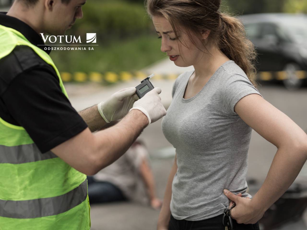 Sprawca wypadku na miejscu zdarzenia i policja. Czy może otrzymać odszkodowanie?
