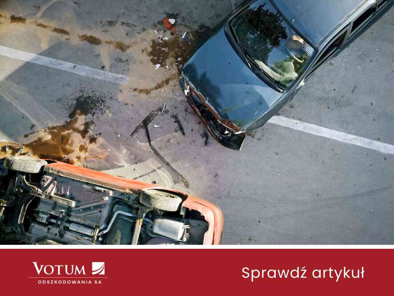 wypadek na wakacjach za granicą – dwa rozbite auta na drodze