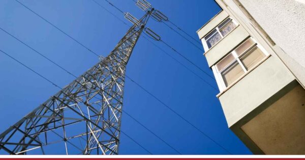słup energetyczny na działce w Gdańsku
