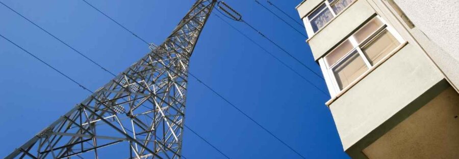 słup energetyczny na działce w Gdańsku