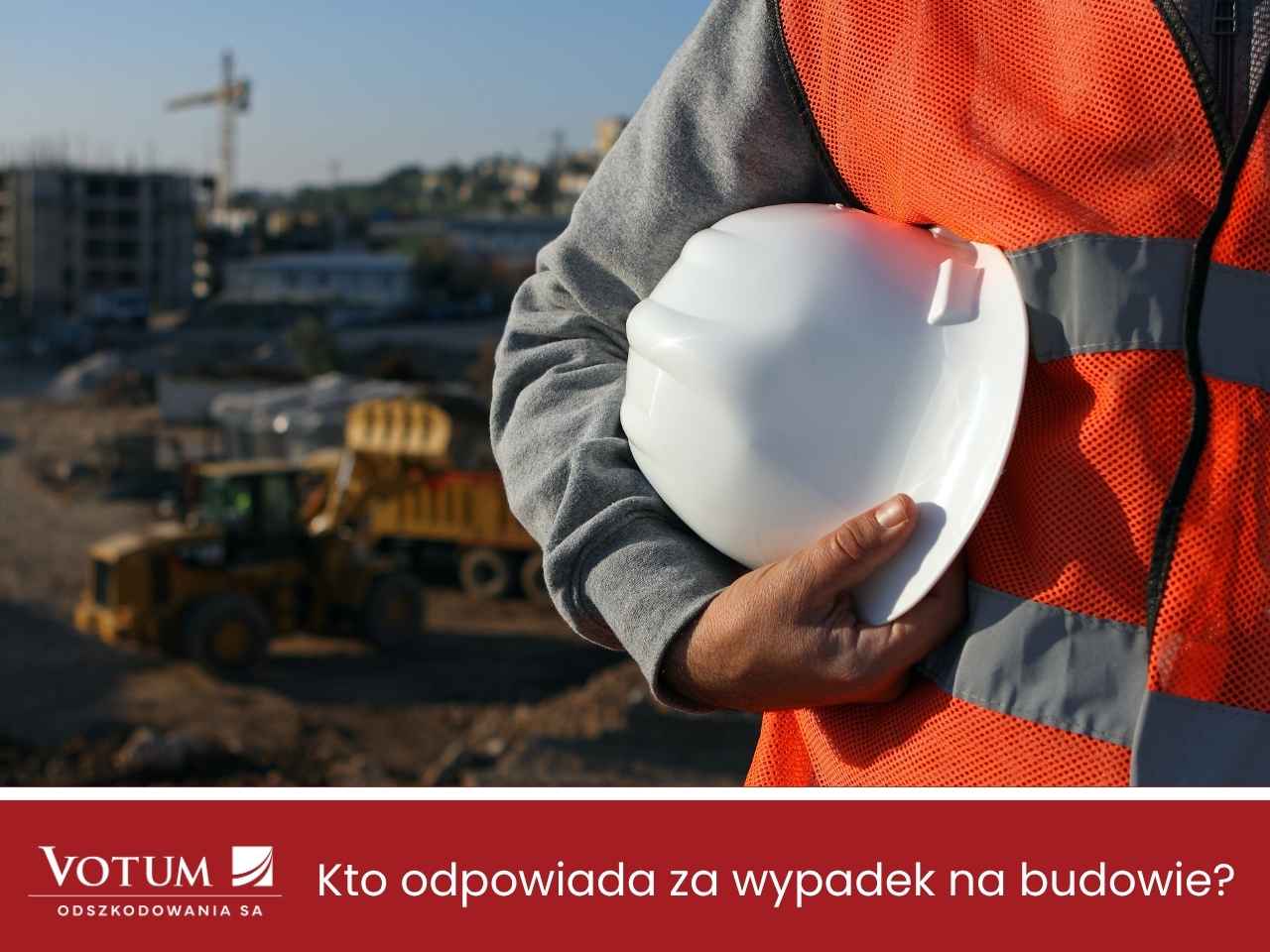 wypadek na budowie - osoba trzymająca kask