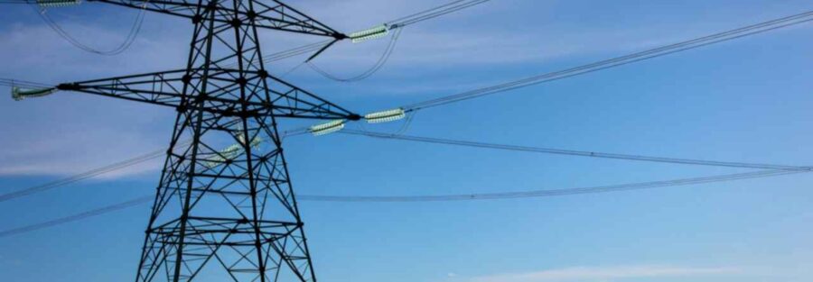 Słup energetyczny wysokiego napięcia